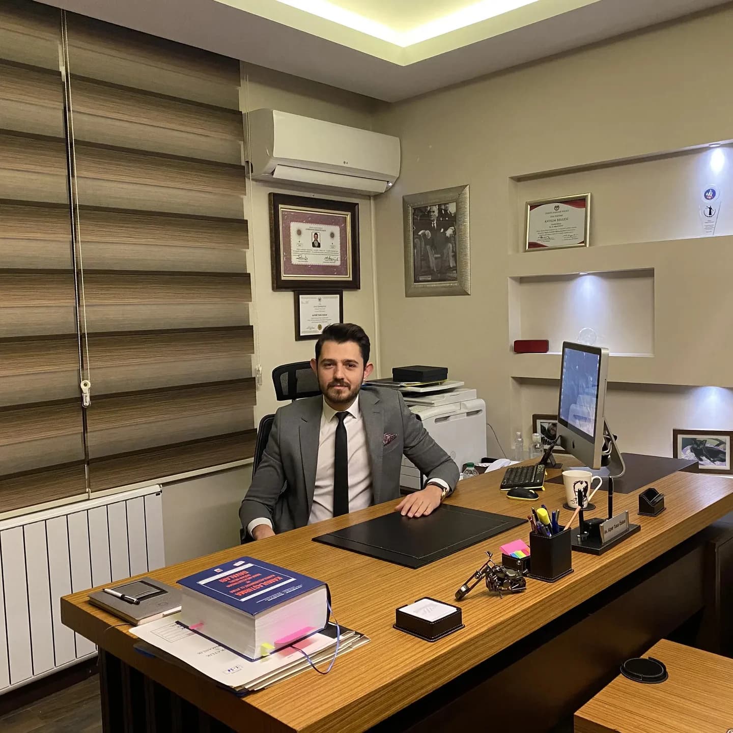 Av. Alper Tuna Özkan Kırıkkale’deki ofisinde